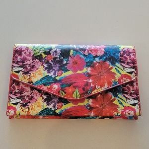 Floral Steve Madden clutch